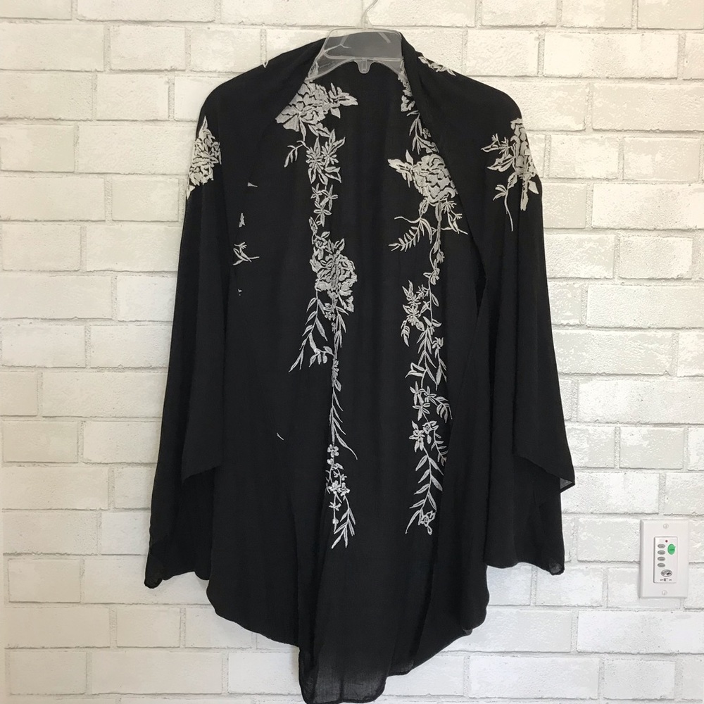 Merona Kimono Black Flower White Embroidered